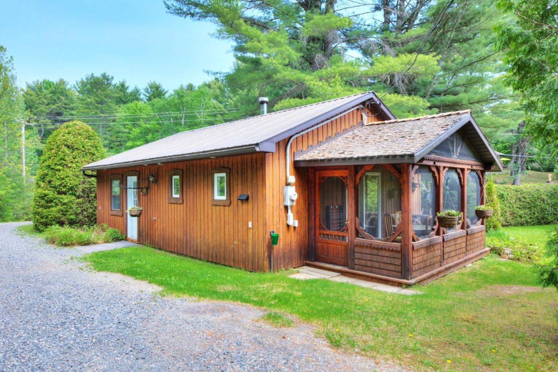 Domaine Chalets Des Pins Rawdon Exterior photo